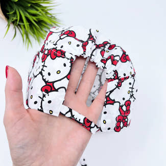 Skull tie-back style surgical scrub cap by Paradise Caps.