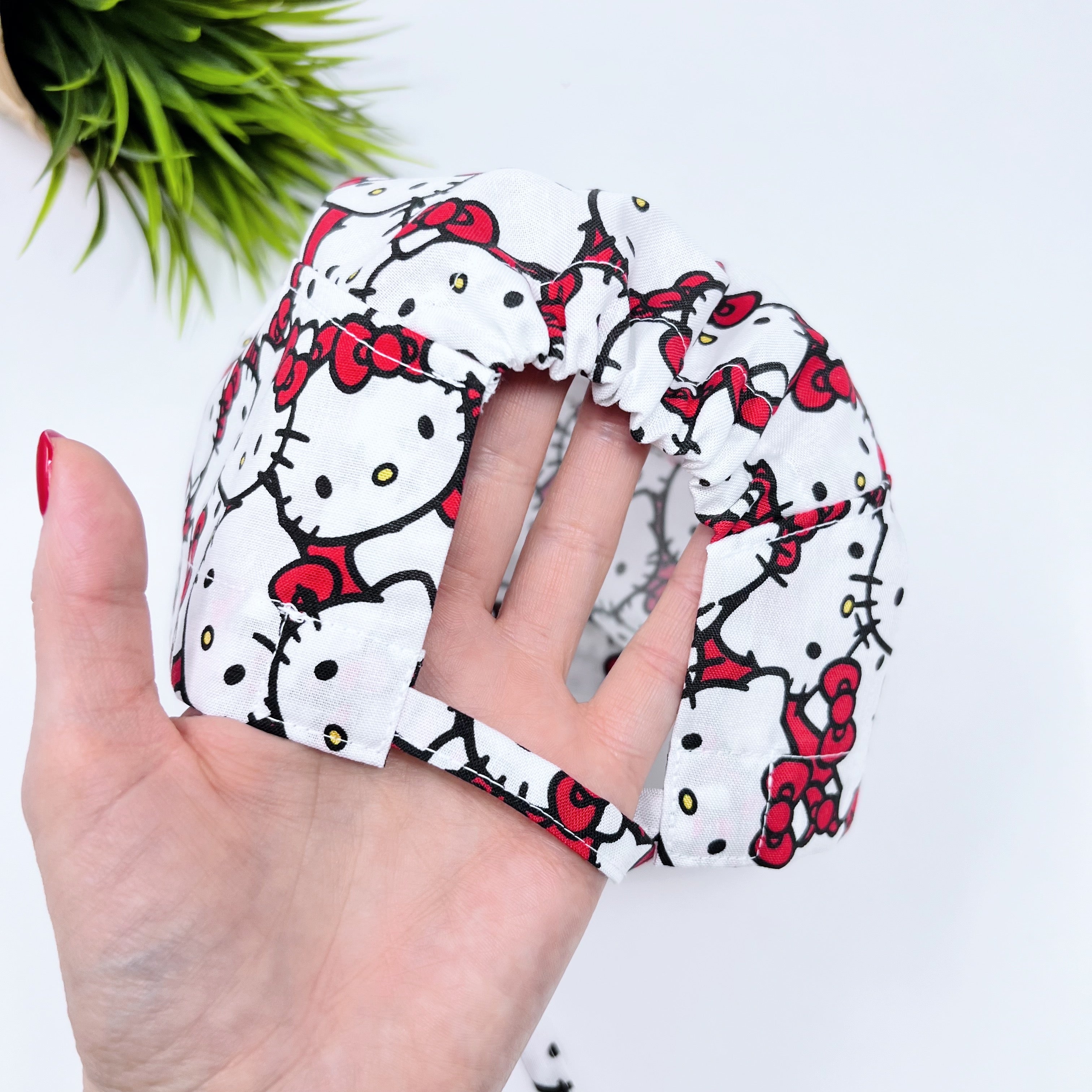 Skull tie-back style surgical scrub cap by Paradise Caps.